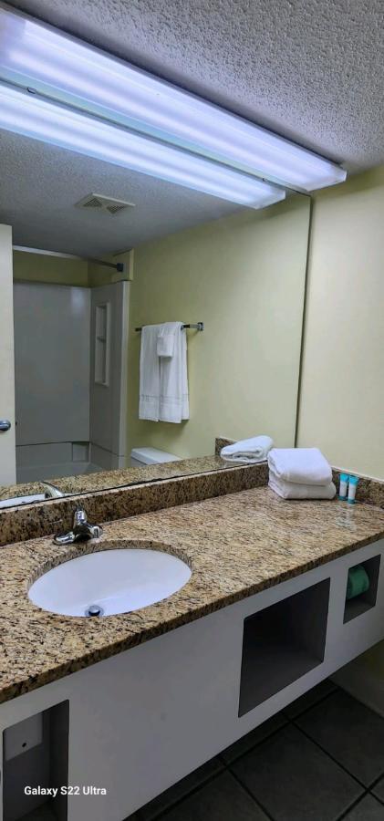 Appartamento Oceanfront Efficiency T405 Myrtle Beach Esterno foto